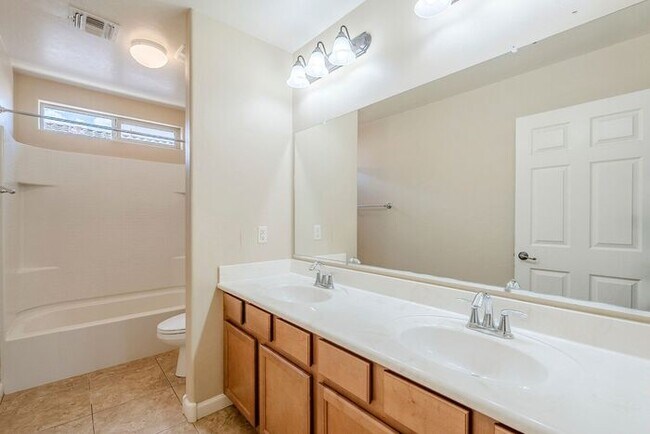 Building Photo - Pending/ Rented - Bright & Airy 4-Bedroom ...