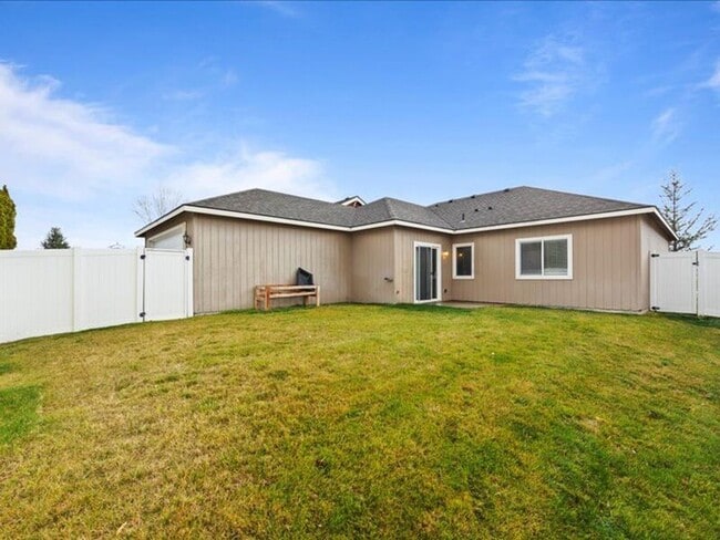 Building Photo - 540 Fort St