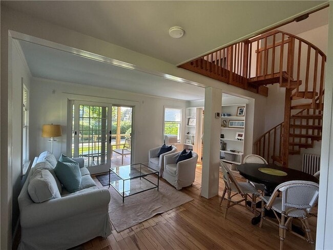 Building Photo - 157 Briarwood Ave