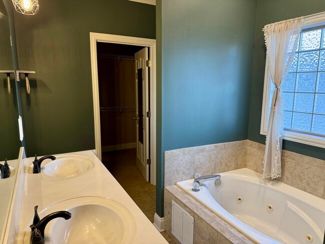 Building Photo - 222 Paynes Landing Blvd