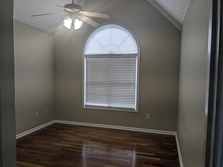 Master Bedroom - 41 Eagle View Dr