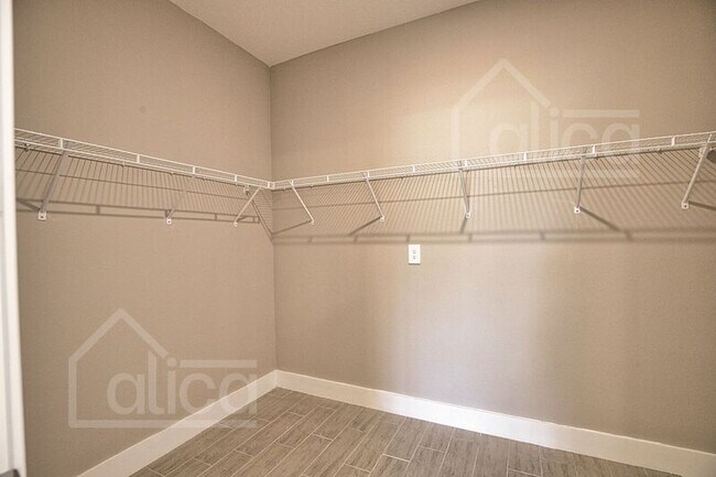 Building Photo - 3957 Constitution Dr