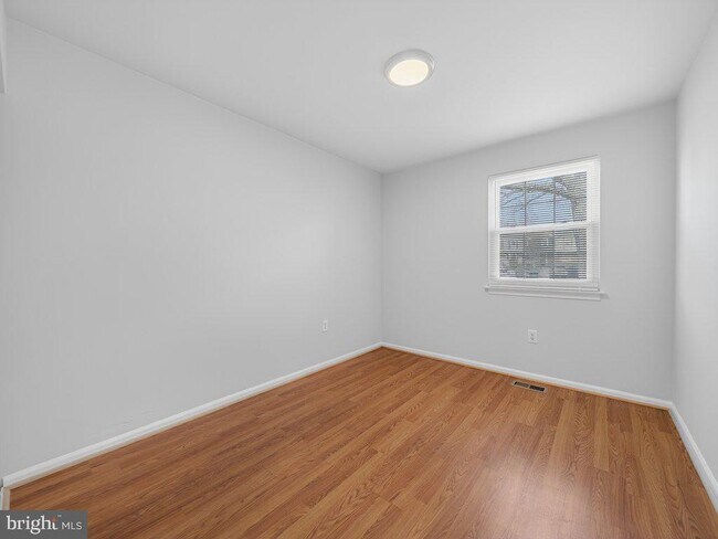 Building Photo - 3827 Gawayne Terrace