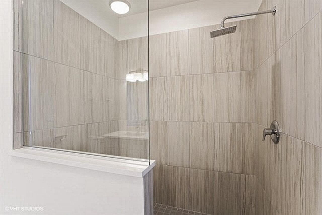 Building Photo - 3620 W Irving Park Rd