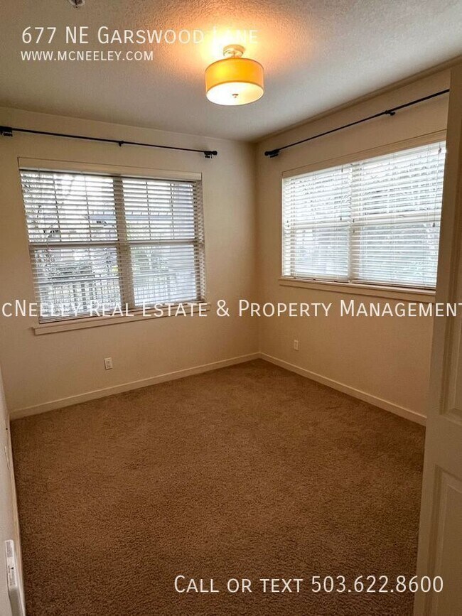 Building Photo - 677 NE Garswood Ln