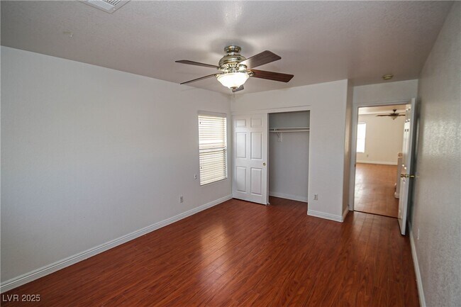 Building Photo - 132 Cadrow Castle Ct