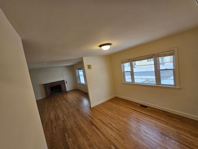 Building Photo - 616 N Washington St