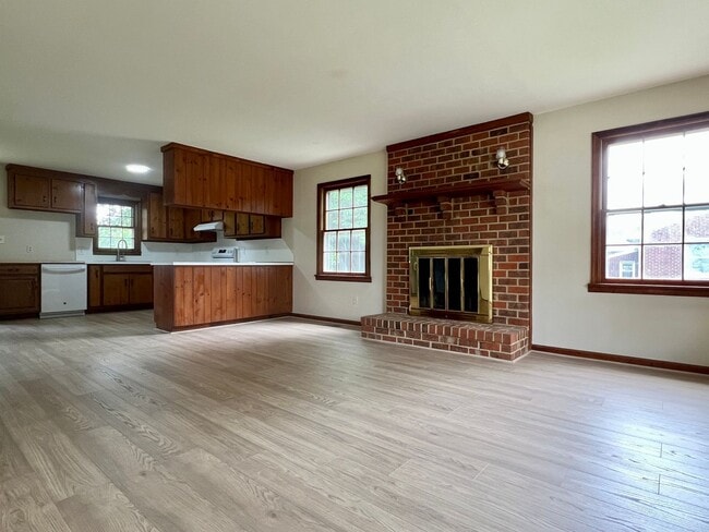 Building Photo - 3bdr 2bth home in the heart of Poquoson