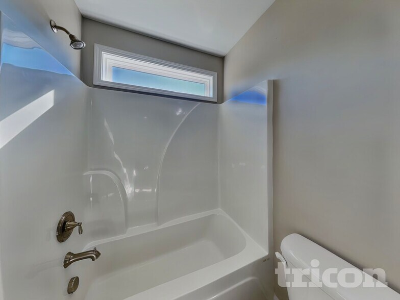 Building Photo - 376 Olde Pl