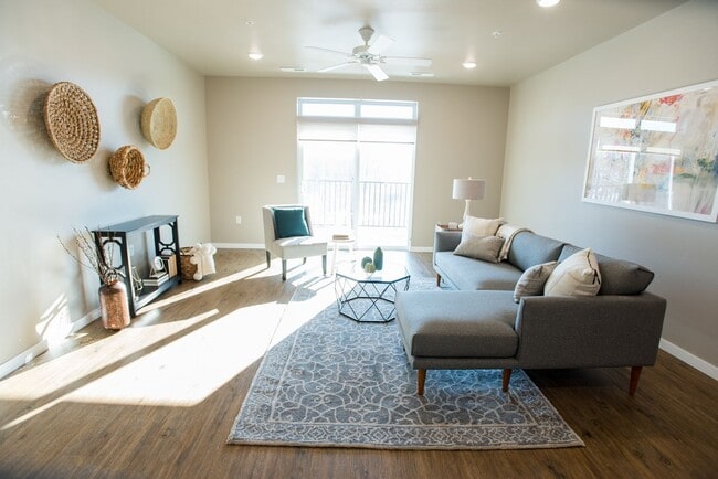 Building Photo - 2 Bedroom 2 Bath apartment, 1st floor but with elevated deck, unit 106, available 6/1/2026