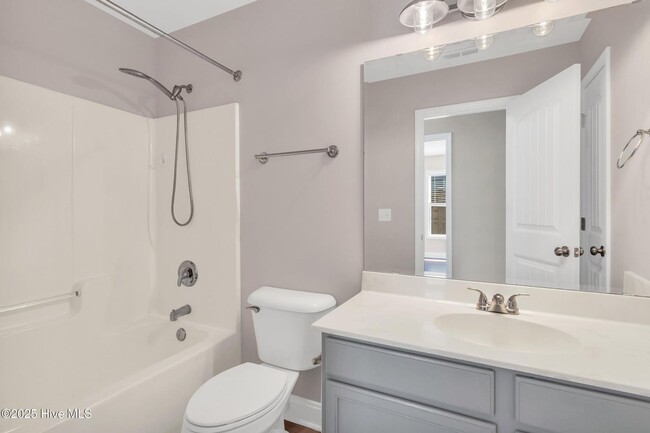 Building Photo - 3 Bed 2 Bath w/ a Bonus in Vineyard Plantation!