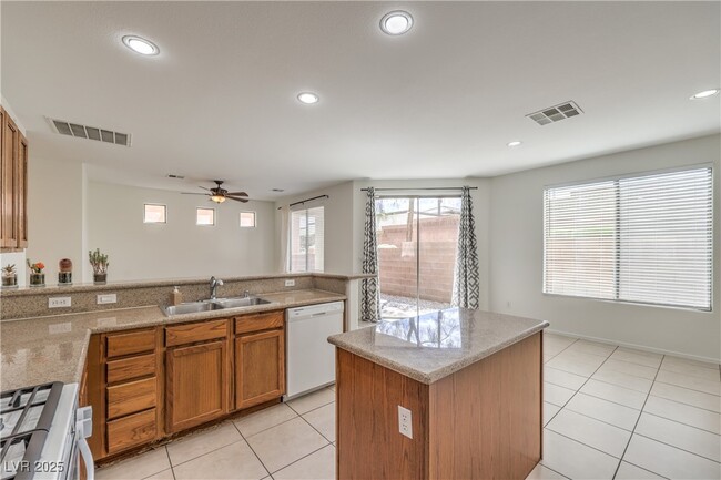 Building Photo - 10057 Bonterra Ave