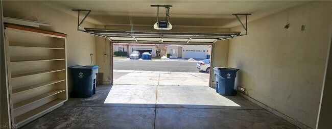 Building Photo - 313 Beethoven St