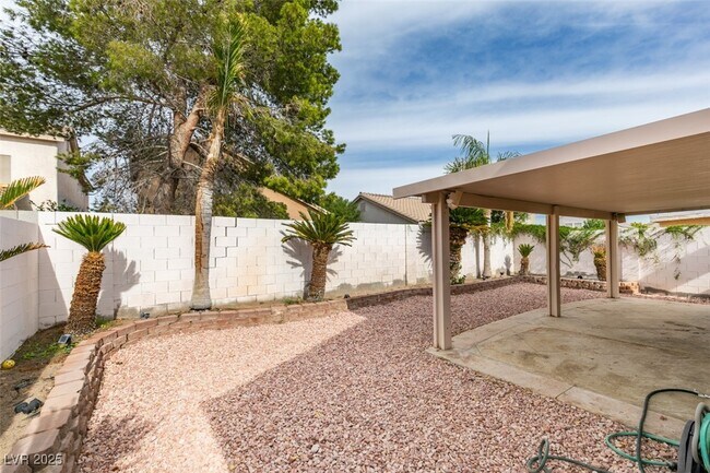 Building Photo - 744 Gritty Garnet Ave