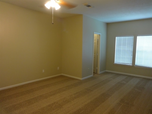 Building Photo - 2304 Evergreen Dr