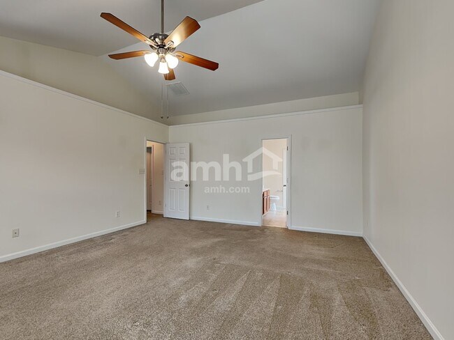 Building Photo - 836 Jennifer Lane