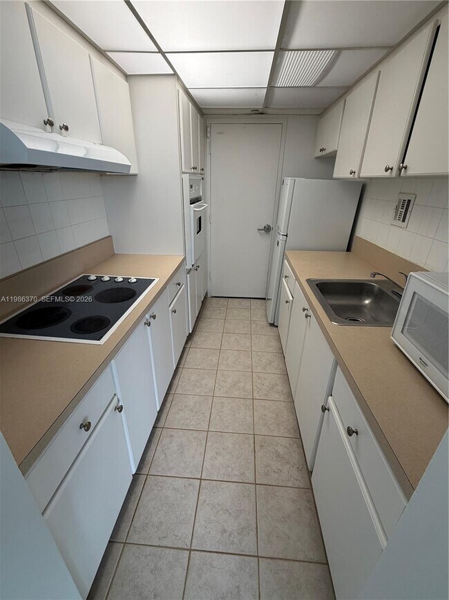 Building Photo - 1200 West Ave