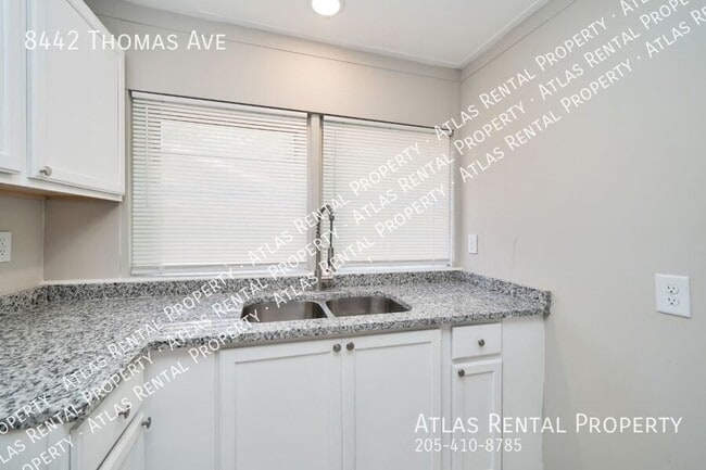 Building Photo - 8442 Thomas Ave