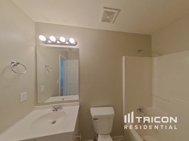 Building Photo - 455 Abbey Pl