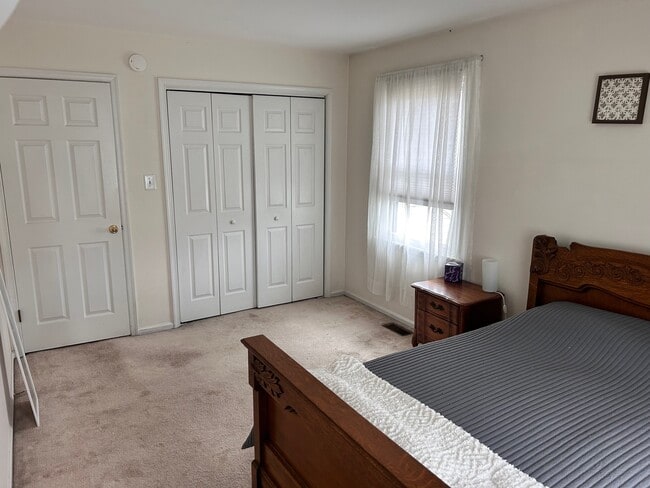 Building Photo - 276 Stone Ridge Dr
