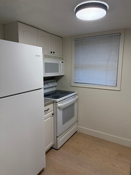 Building Photo - 1819 E Parleys Canyon Blvd