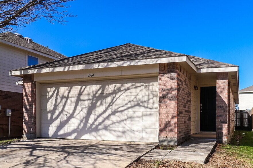 Building Photo - 4524 Waterford Dr