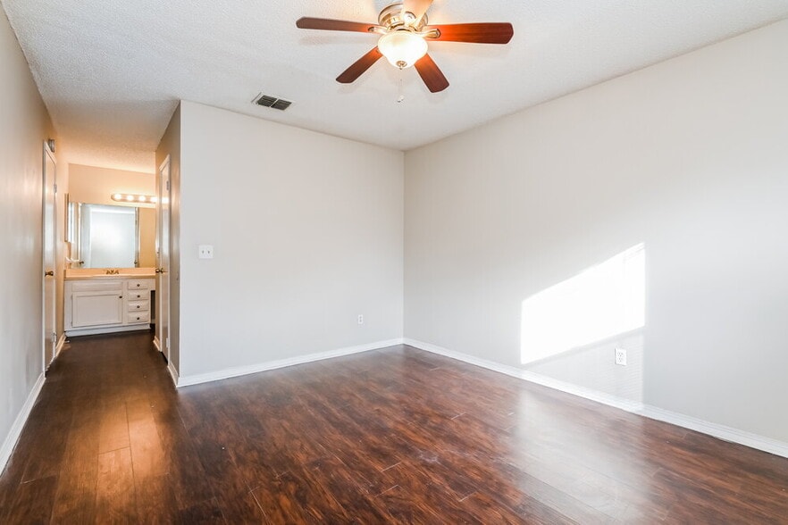 Building Photo - 11702 Tanager Dr