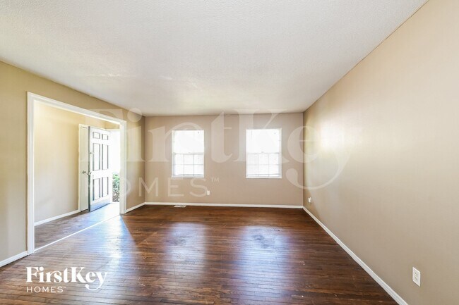 Building Photo - 2030 E Humes Ln