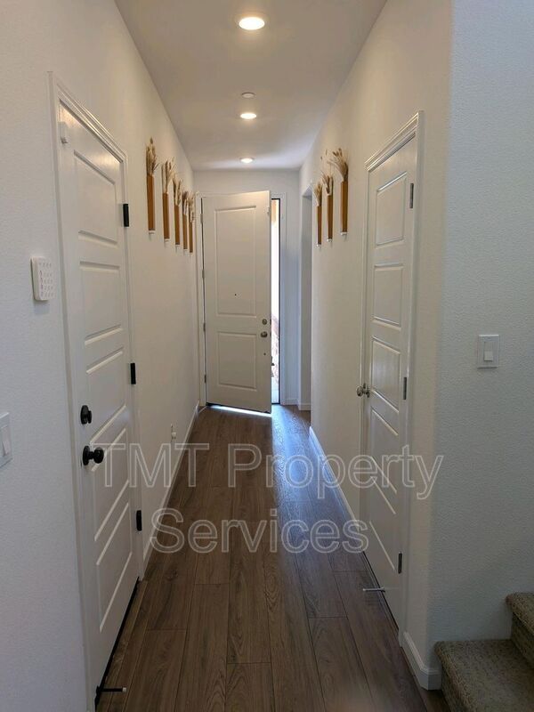 Building Photo - 8809 Boes Wy