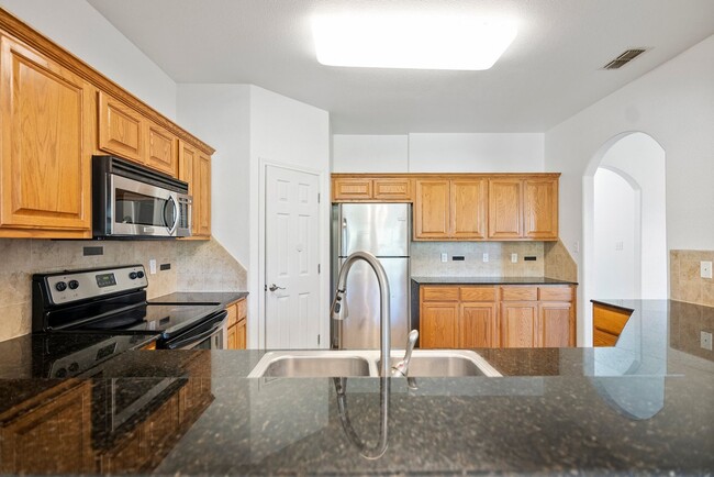Building Photo - New Rental!!