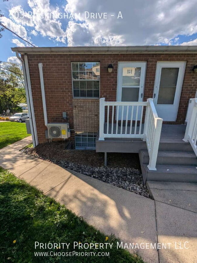 Building Photo - 303 Rockingham Dr