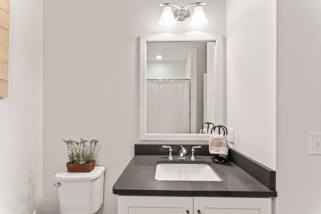 Building Photo - 818 Center Meadow Ln