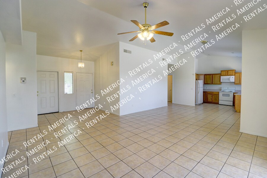 Building Photo - 201 W Palm Ct