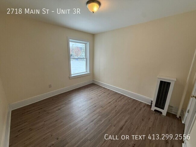 Building Photo - 2718 Main St