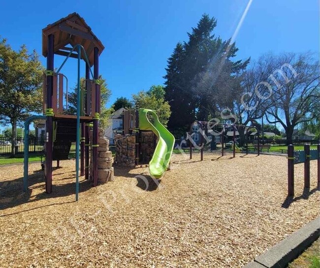 Building Photo - Central Tacoma Rambler