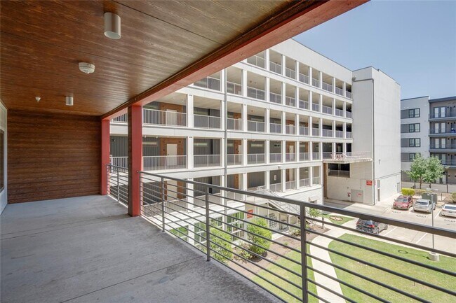 Building Photo - 4361 S Congress Ave