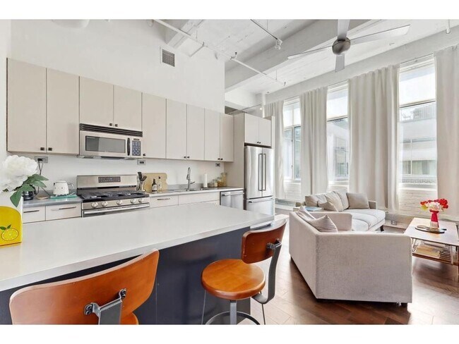 Primary Photo - 700 N Washington Ave