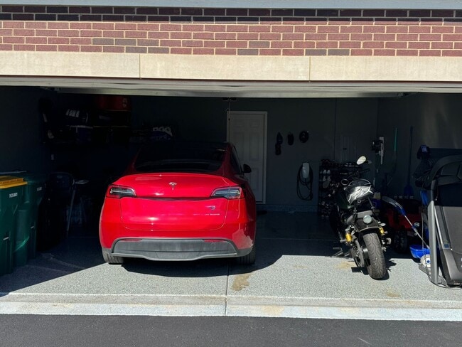 Building Photo - 12648 S Talbot Cir