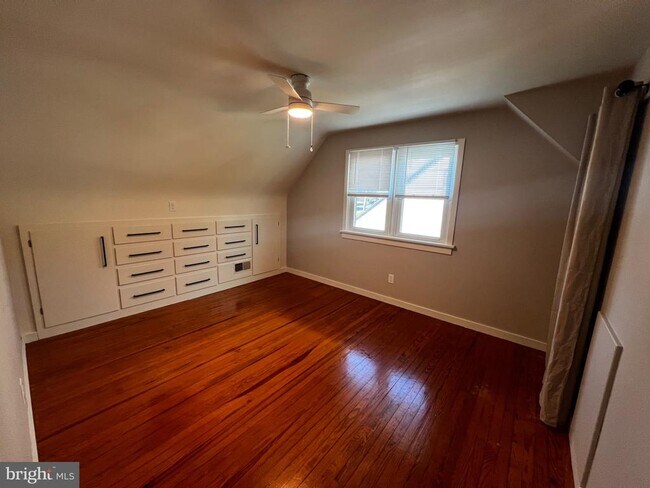 Building Photo - 770 S Lincoln St