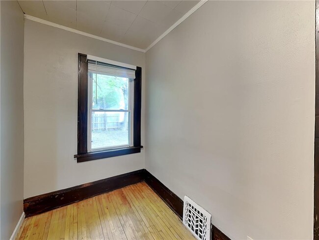 Building Photo - 2504 E 42nd St