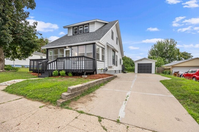Building Photo - 111 N 15th St