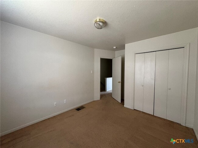 Building Photo - 4210 Primrose Dr