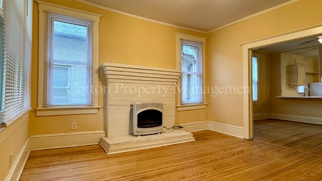 Building Photo - 315 S 15th St