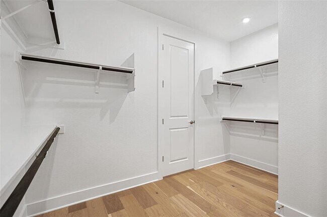 Building Photo - 5336 Cosenza Trce