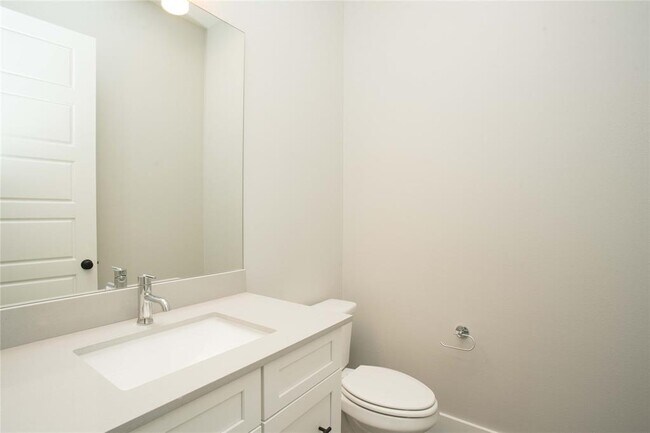 Building Photo - 3022 Sunridge Dr
