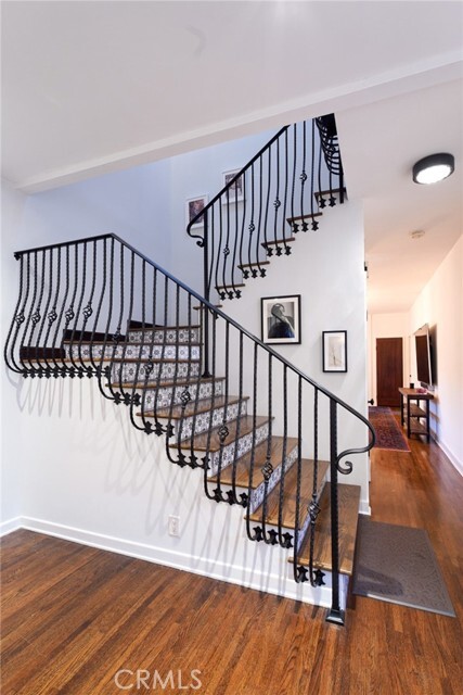 Building Photo - 1949 N Catalina St