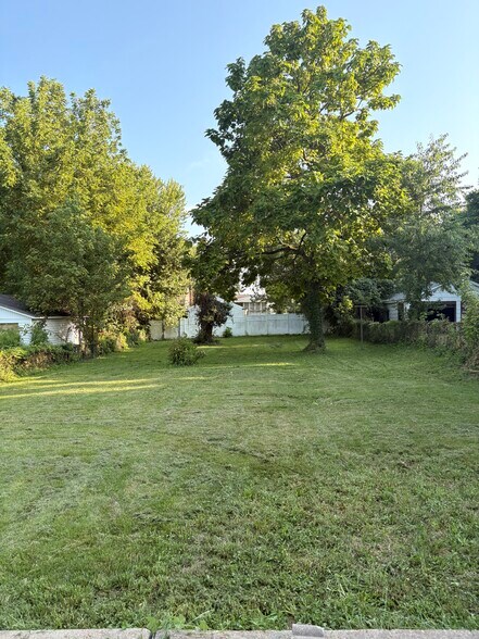 Building Photo - 214 Coburg Dr