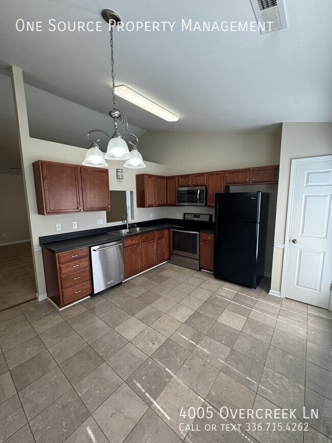 Building Photo - 4005 Overcreek Ln
