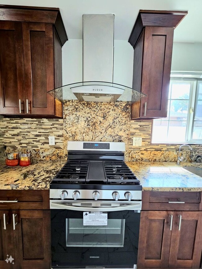 Building Photo - Beautiful Rental In Buena Park