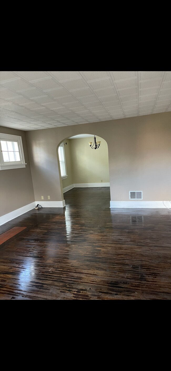 Building Photo - 147 Nassau Ave